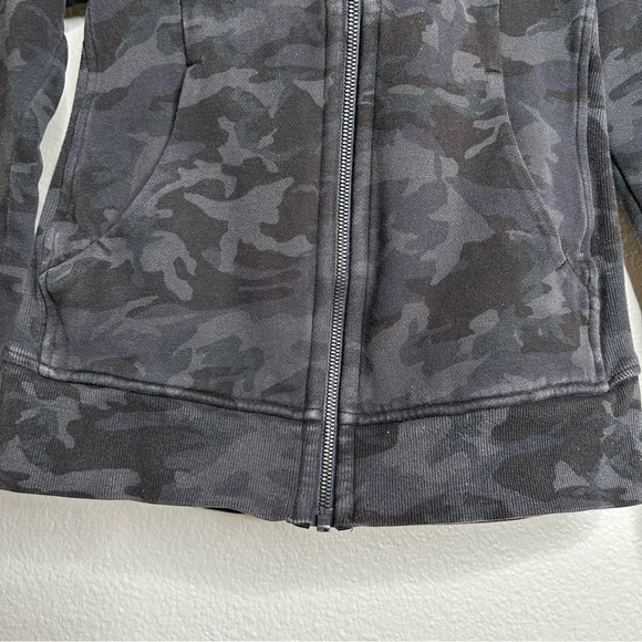 Lululemon Scuba Hoodie camo print 6 - Picture 7 of 11